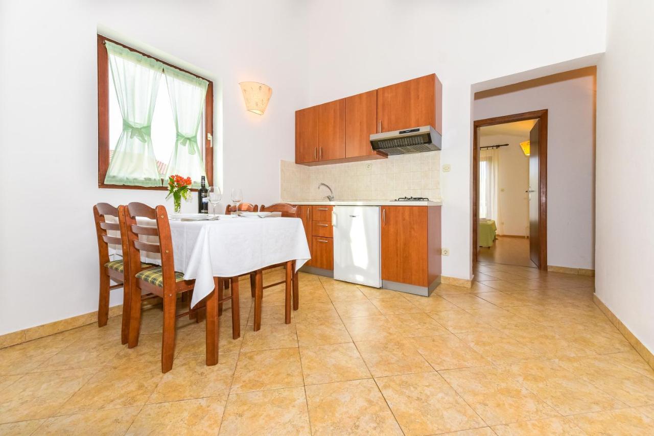 Apartments Adria Биоград-на-Мору Экстерьер фото