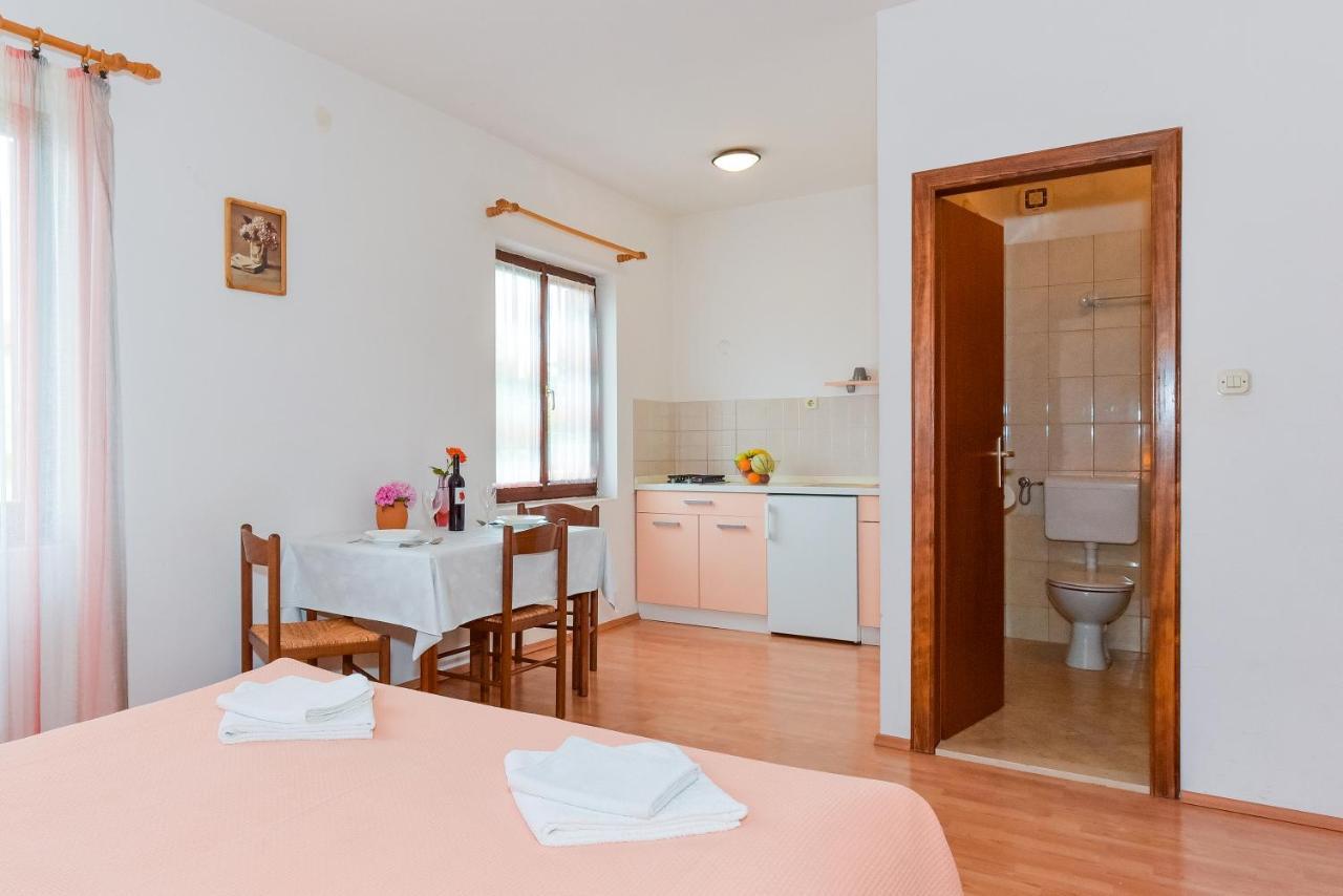 Apartments Adria Биоград-на-Мору Номер фото