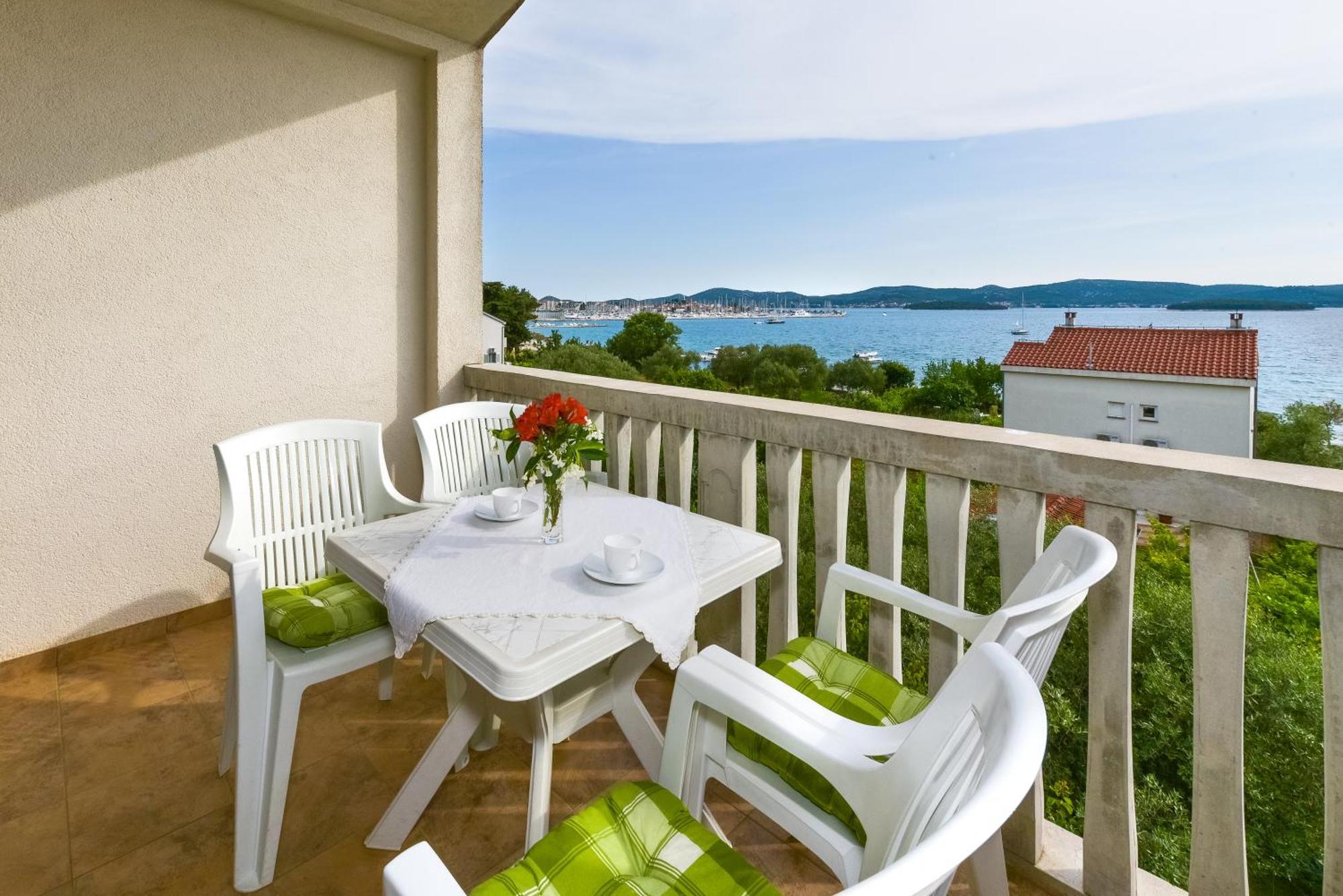 Apartments Adria Биоград-на-Мору Экстерьер фото